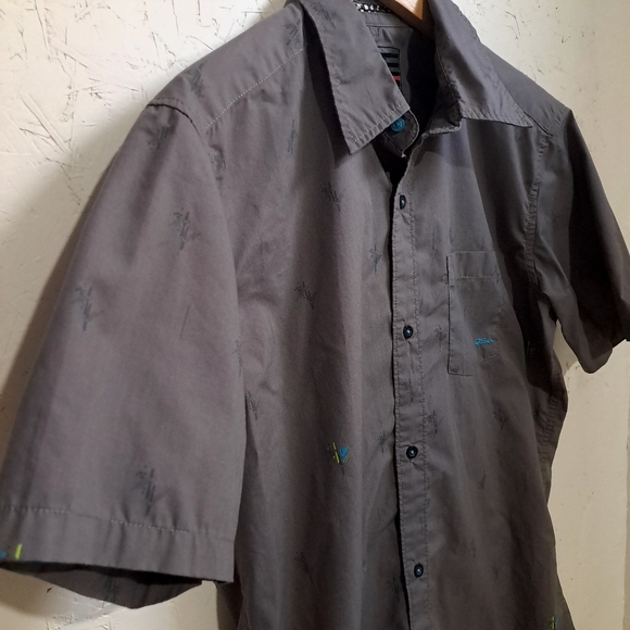 Quiksilver | Men's Gray Short button down short Sleeve Shirt - Picture 4 of 11